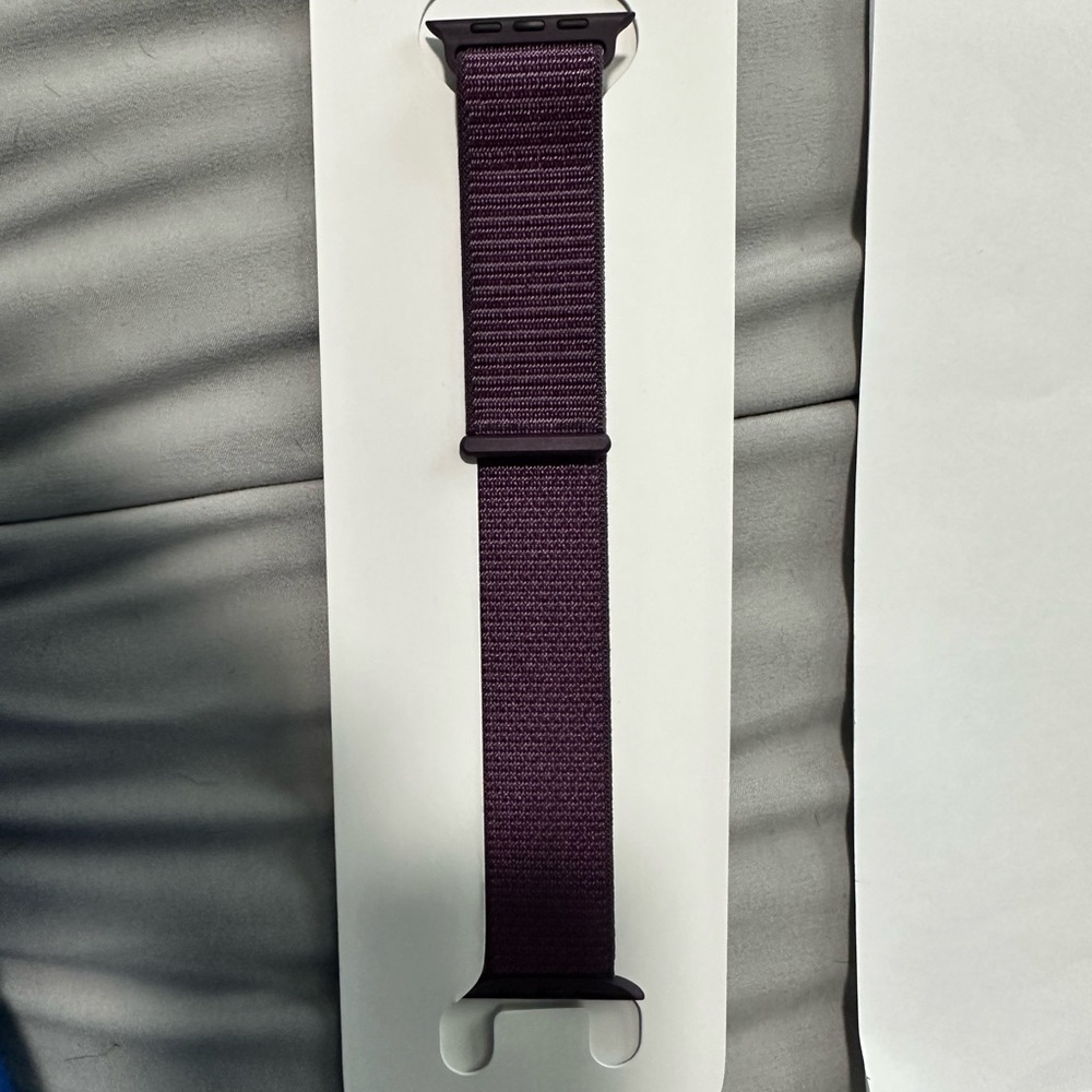 Apple Watch Plum sport loop 46mm